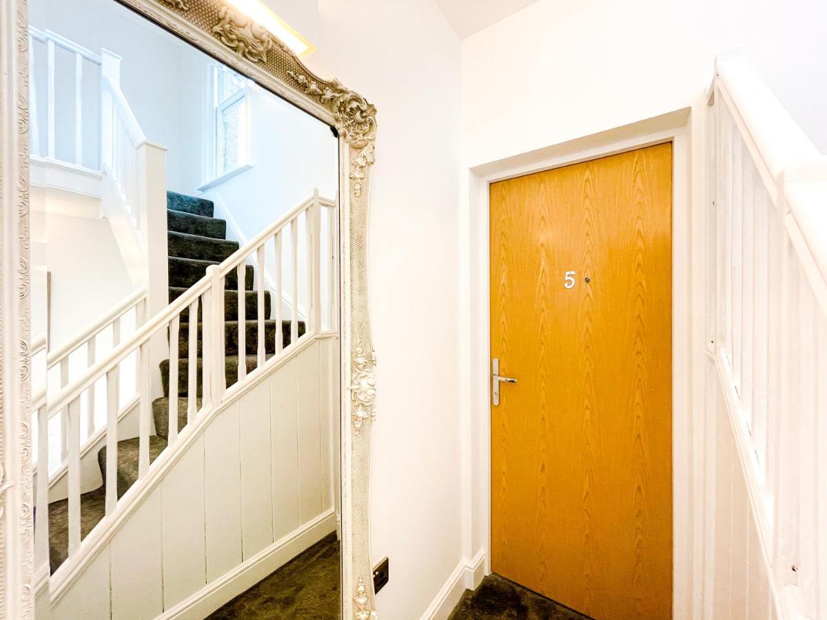 46 Ashfield Rd, Altrincham Hotell Eksteriør bilde